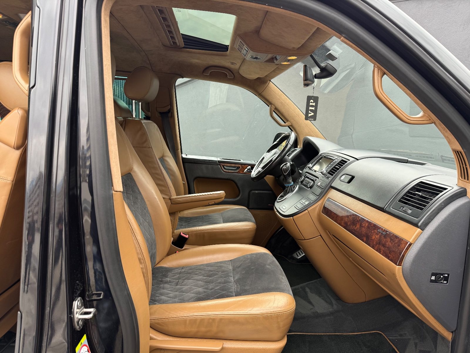 Volkswagen Multivan BUSSINES CLASS VIP