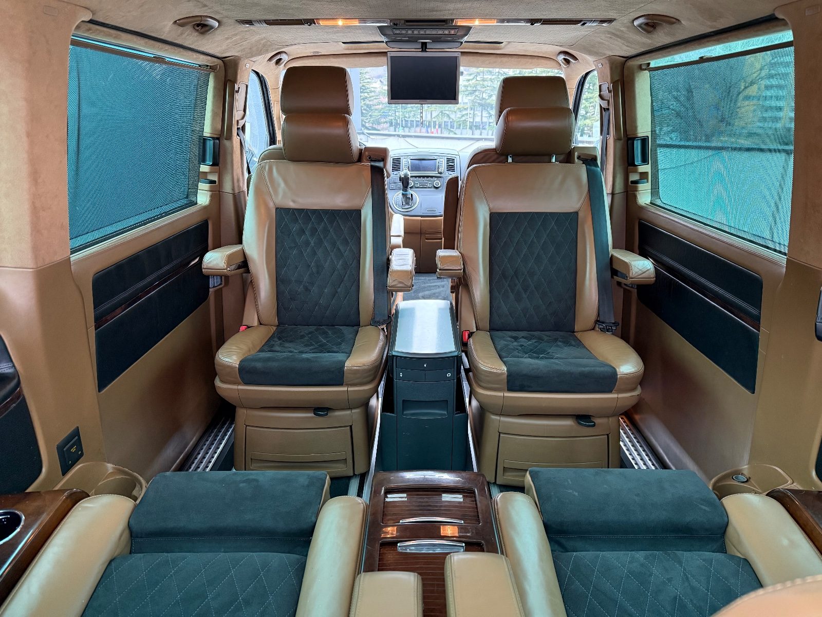 Volkswagen Multivan BUSSINES CLASS VIP